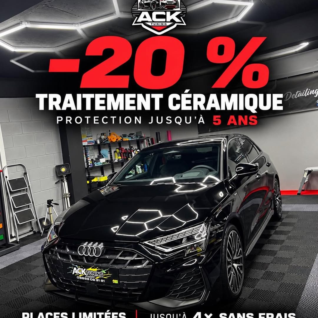 Audi A3 noire brillante après traitement céramique sous l'éclairage hexagonal de l'atelier